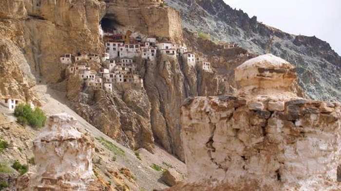 Phuktal_Monastery_india-mysterious