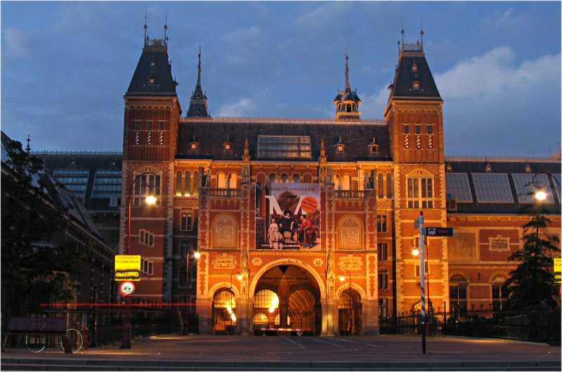 M01-rijksmuseum_night